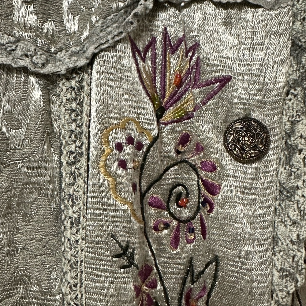 Flashback Couture Embroidered Vest - Picture 6 of 9